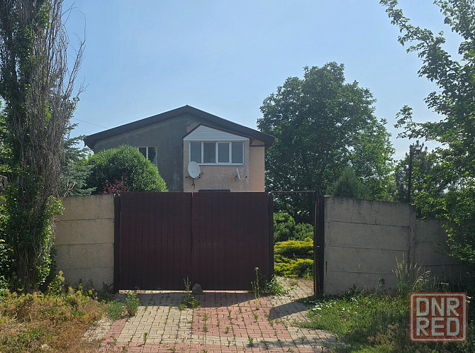 Продаётся двухэтажный дом (вся земля приватизирована) пос. Доля с баней,камином,мебелью и техникой Донецк - изображение 1