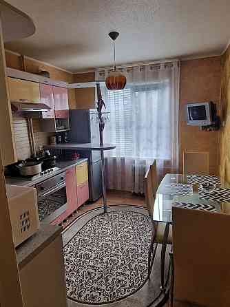 Быстрая сделка!Заходи и живи!Продам 3к кв в Калининском.По Шевченко.Остановка Визон,6я школа.ан Донецк