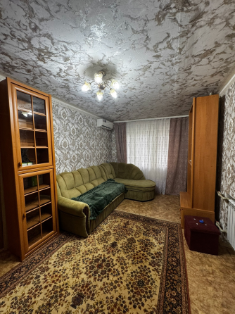 Продажа 1-комнатной квартиры 1/4, в г. Макеевка Западная, ориентир Шоколад, магазин Пакет Макеевка