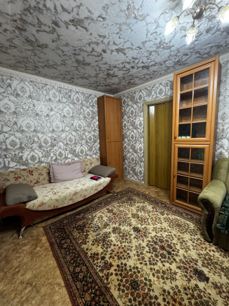 Продажа 1-комнатной квартиры 1/4, в г. Макеевка Западная, ориентир Шоколад, магазин Пакет Макеевка