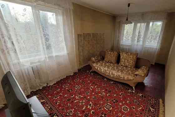 Продам 3х комнатную квартиру на Титова Донецк