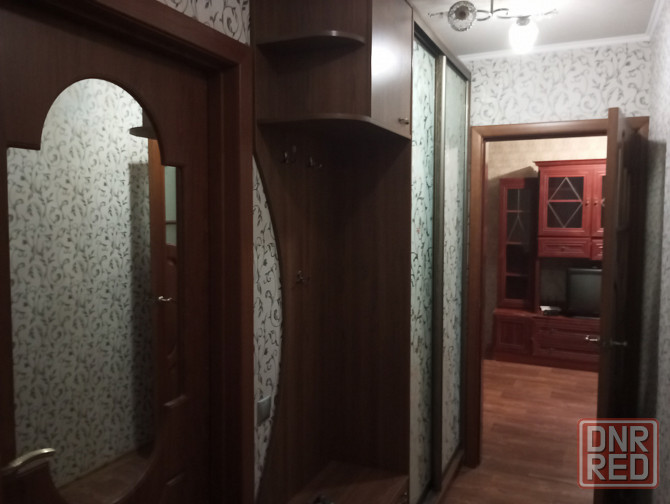 сдам 2х комн квартиру в киевском р-не, пл. шахтерская, отличная, есть все Донецк - изображение 1