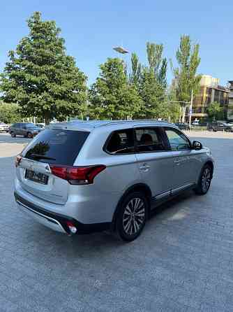 в продаже Mitsubishi Outlander 2021г Донецк