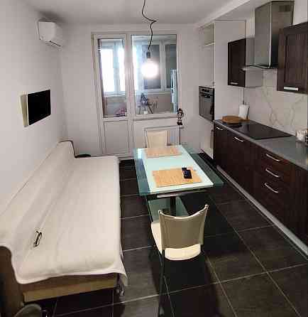 Быстрая сделка .Продам срочно 3 к.кв в Новострое Ворошиловский район Донецк