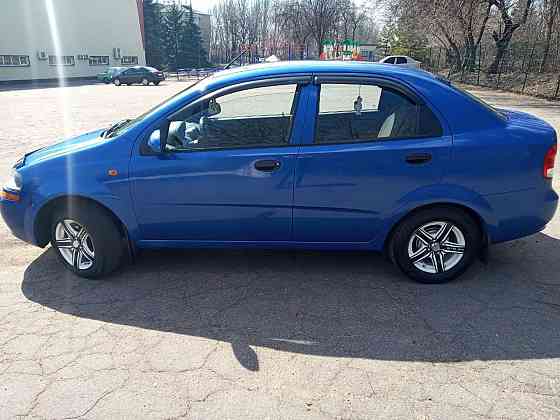Продам свой автомобиль Chevrolet Aveo газ, бензин Енакиево