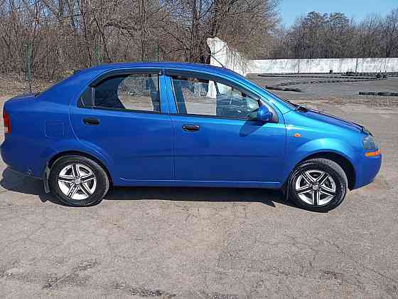 Продам свой автомобиль Chevrolet Aveo газ, бензин Енакиево
