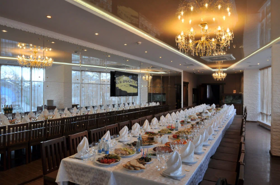 АPЕHДA:двух этажное здание в центральном районе Донецк