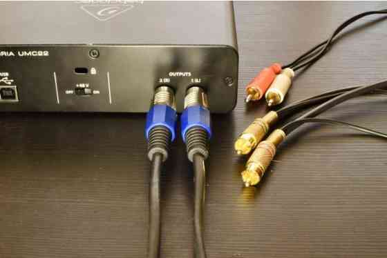 Внешняя звуковая карта Behringer U-Phoria UMC22 Донецк