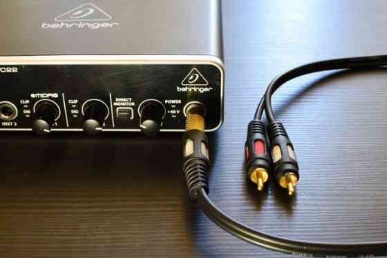 Внешняя звуковая карта Behringer U-Phoria UMC22 Донецк