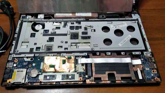 Продам ноутбук ACER P5WE0 под восстановление. Макеевка