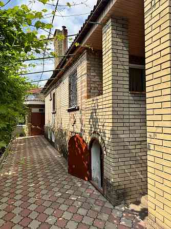 Продам дом на Ново - Калинова с гаражом, летней кухней, баней и хоз.постройками! Макеевка