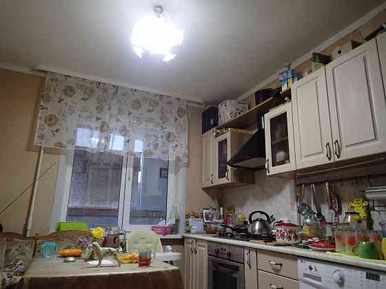 Хозяин. Продам 3-к квартиру - вода постоянно! Донецк