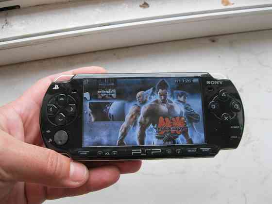 Sony PSP 2008 в отличном состоянии (флешка 8Gb, чехол, оригинальная зарядка) Донецк