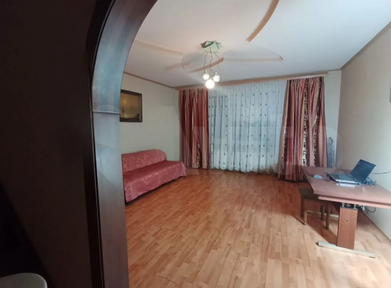 Продам 2-х этажный дом в городе Луганск район гостиницы Турист Луганск