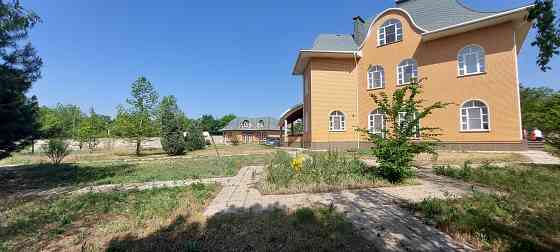 Продам шикарную усадьбу в отличном месте Донецка. Донецк