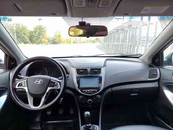 Hyundai Solaris 1.4mt 2012г Макеевка