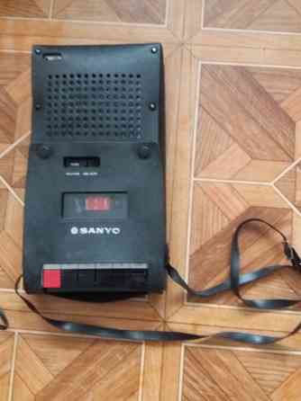 продам кассетный магнитофон в сумке Sanyo model slim 112 Донецк