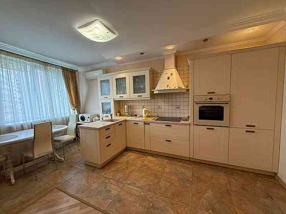 Продам 2к.квартиру жк Европейский 100м2 Донецк