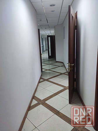 Сдается в аренду хороший офис на пр.Мира Площадь 400 кв.м. Первый этаж. Отдельный вход. Донецк - изображение 2