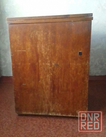 Продам швейную машинку Чайка ІІІ, ножной привод, тумбочка, в рабочем состоянии. 3500 руб Самовывоз Донецк - изображение 1