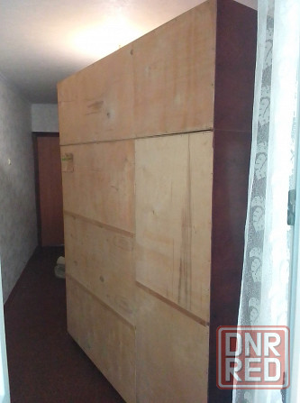 Продам шкаф б/у трехдверный для платья и белья с антресолью в хорошем состоянии. 15000 руб. Донецк - изображение 4
