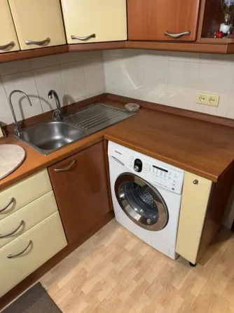 Продам 3-х ком.кв. Раздольная. Пирамида. Хорошее состояние. Донецк