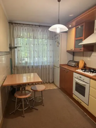 Продам 3-х ком.кв. Раздольная. Пирамида. Хорошее состояние. Донецк