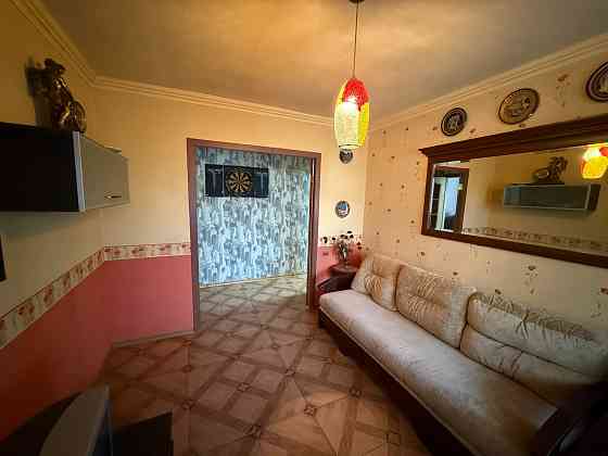 Сдам в аренду 2-х комн. кв., 5/5 эт., 45 кв.м. - Донецк, ул. Университетская, маг. Изумруд Донецк
