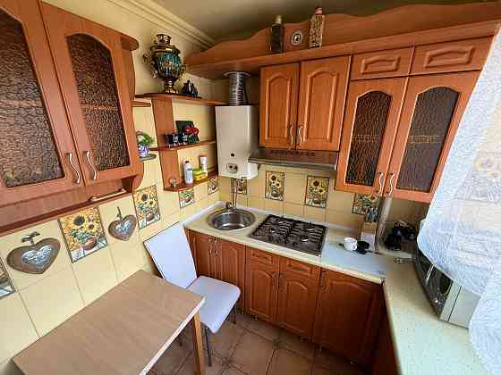 Сдам в аренду 2-х комн. кв., 5/5 эт., 45 кв.м. - Донецк, ул. Университетская, маг. Изумруд Донецк