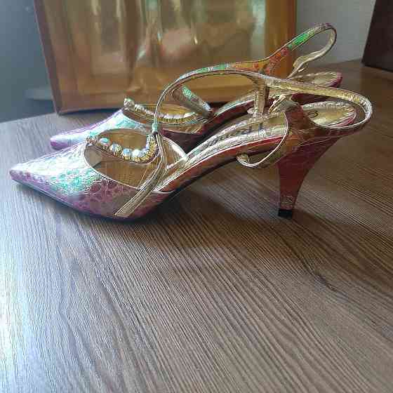 Продам босоножки J Renee. Донецк