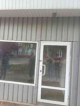 Сдается в аренду помещение в Пролетарском районе на рынке Щетинина площадь 10кв.м. Стоимость 10 000р Донецк