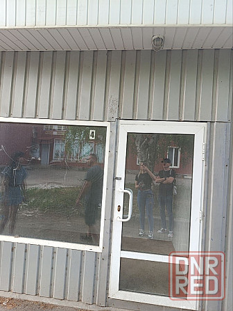 Сдается в аренду помещение в Пролетарском районе на рынке Щетинина площадь 10кв.м. Стоимость 10 000р Донецк - изображение 5
