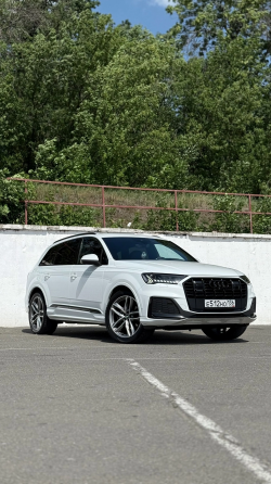 Продам Audi q7 Донецк
