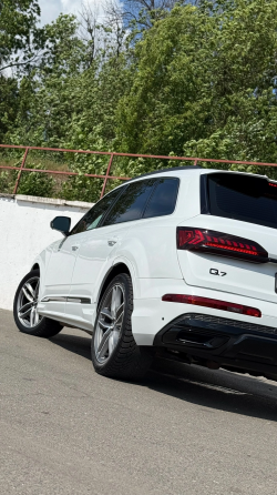 Продам Audi q7 Донецк
