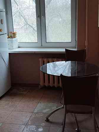 сдам 1х комн. квартиру в киев. р-не, пл. шахтерская. хорошая,есть все Донецк