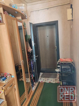 Продаю 1-комнатную квартиру в Ленинском районе, ул. Гражданский Донецк - изображение 2