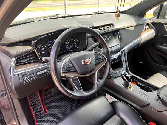 Продам Cadillac XT5 Торез