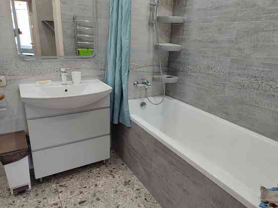 Собственник!!! Вода 24/7 Сдам 4-х комнатную квартиру студию 120 м². Калининский р-н Безалкогольный Донецк