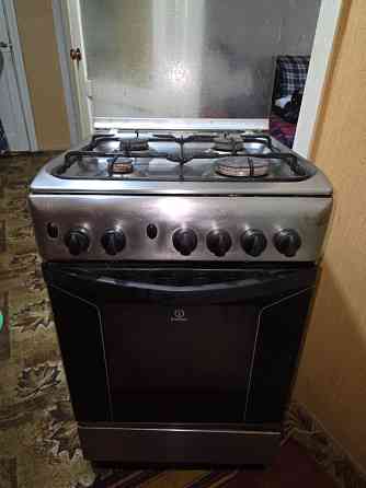 Продам газовую печь INDESIT б/у Донецк