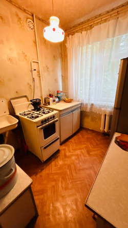 Продается 2 комнатная квартира, г. Макеевка,пгт Ханженково ( 2 микрорайон, дк Воровского) Макеевка