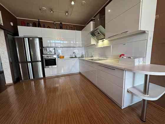 Новострой. Аренда. Площадь Ленина. 3 Спальни. Донецк