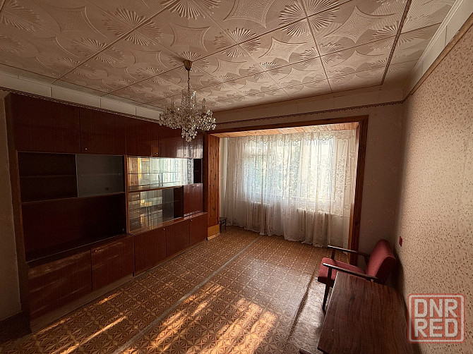 Продам 3-х комн. кв., 4/9 эт., 63 м.кв. - Макеевка, м-н Солнечный Макеевка - изображение 1