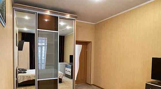 Сдаю двухкомнатную квартиру 54.0 м² этаж 2/5 город Донецк, улица Университетская Донецк