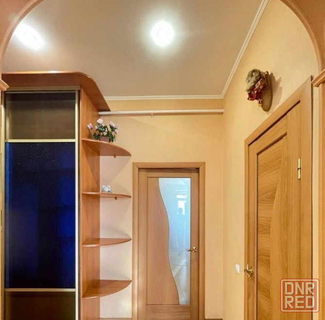 Сдаю двухкомнатную квартиру 54.0 м² этаж 2/5 город Донецк, улица Университетская Донецк - изображение 1
