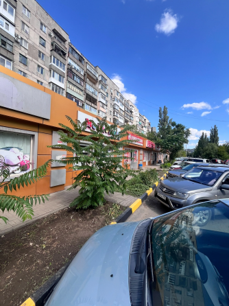 Продажа торговых площадей г. Макеевка м-н Зеленый на против рынка Мирный. Макеевка