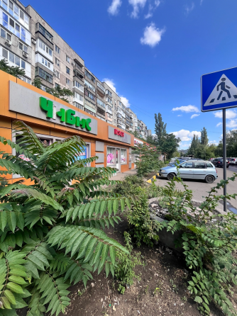 Продажа торговых площадей г. Макеевка м-н Зеленый на против рынка Мирный. Макеевка