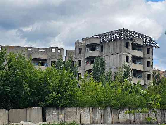 Предложение для застройщиков- недострой в центре мкн.Зеленый Макеевка