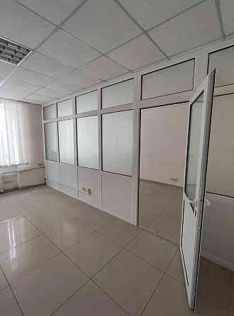 Продам ОфИС в Куйбышевском р-не 850 м² + Гаражи 167 м². 2-й эт- 353 м², 3-эт 380 м² + Подвал 113 м². Донецк