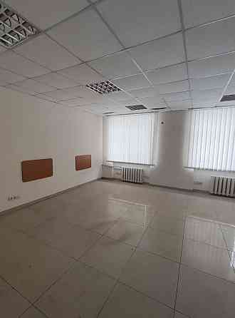 Продам ОфИС в Куйбышевском р-не 850 м² + Гаражи 167 м². 2-й эт- 353 м², 3-эт 380 м² + Подвал 113 м². Донецк