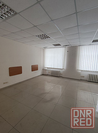 Продам ОфИС в Куйбышевском р-не 850 м² + Гаражи 167 м². 2-й эт- 353 м², 3-эт 380 м² + Подвал 113 м². Донецк - изображение 4